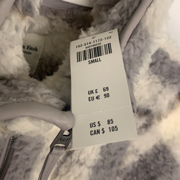 Sherpa Half-Zip Elevated Trim Sweatshirt softAF Collection - Picture 2 of 4